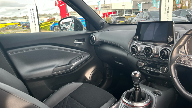 Nissan Juke 1.0 DiG-T 114 Tekna 5dr Petrol Hatchback